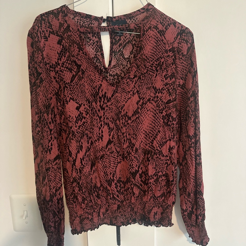 Daytrip Black and Mauve SnakeskinBlouse